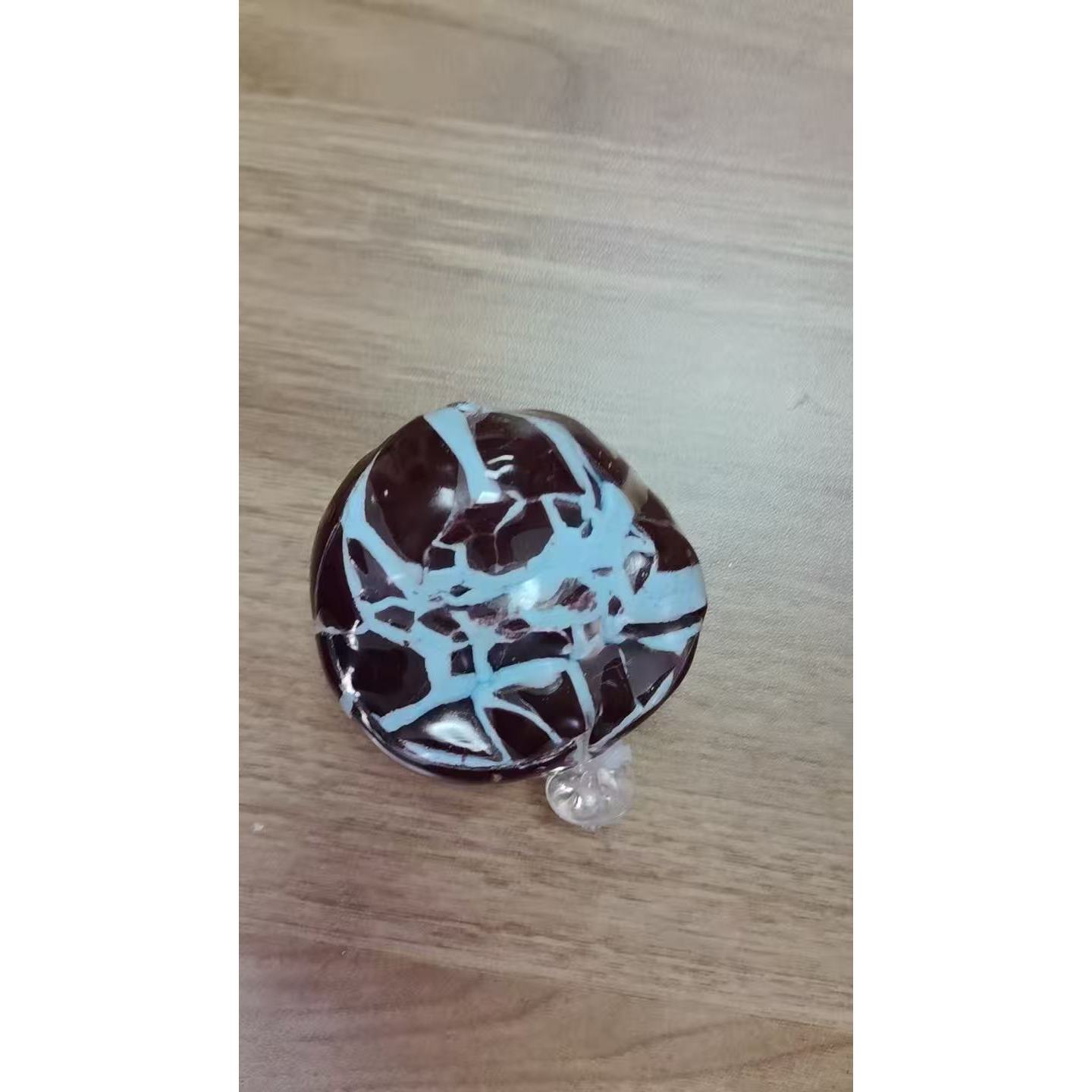 Boule artisanale bleue au chocolat et au sel de mer [7 cm]