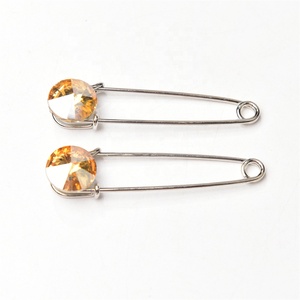 Exclusivo Rhinestone pérola Pins Para Calças Ajuste de Cintura Mulheres Cardigan Xale Broches Segurança Coreano Simples Jóias De Luxo - Product Image 4