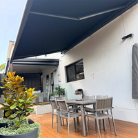 Auvent cassette motorisé rétractable avec télécommande pour patio, jardin, terrasse, espace repas extérieur, protection solaire