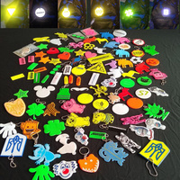 Porte-clés réfléchissants en PVC personnalisés, de style varié, écologiques, en acrylique souple, avec pendentif, cadeaux promotionnels