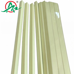 Bordi Guida Triangolari in PU per Uso Alimentare: Strisce Laterali in Poliuretano per Sigillatura di Nastri Trasportatori di Impasti e Frutta - Product Image 1