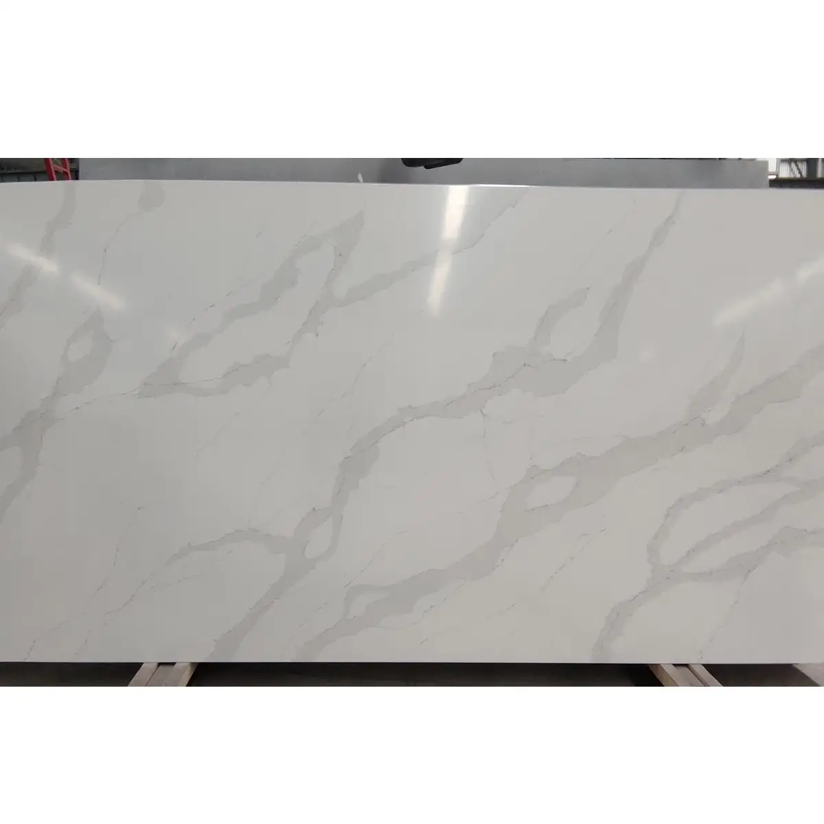 Macostone 3200x1600 Calacatta Surface polie blanche Signets Dalles de comptoir en pierre de quartz artificiel