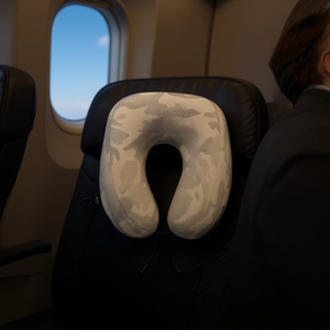 Cuscino da viaggio Ilan con supporto cervicale viscoelastico per dormire in aereo e in auto - Product Image 2