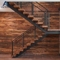 Escalier intérieur moderne à poutres métalliques carrées, escalier en métal sur mesure pour la rénovation de maisons et de villas
