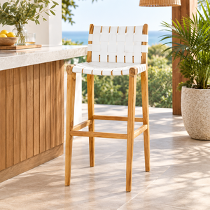 Sièges en teck naturel conçus pour une durabilité, un confort et un style intemporel, parfaits pour les patios, les jardins et les espaces de repas en plein air. - Product Image 1