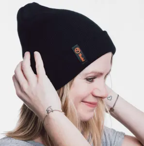 Fashion toques personalizzato 3D ricamo logo beanie cappello invernale senza cuciture cappello lavorato a maglia