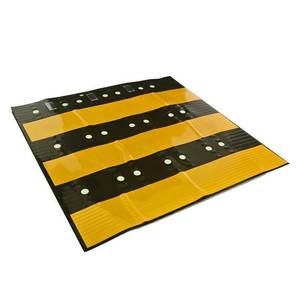 Feu de signalisation solaire GMD4318 3W IP65 DC12V 5000K LED clignotant haute intensité, réflecteur prismatique pour la sécurité routière - Product Image 1