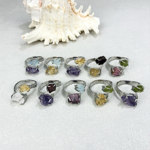 Anello Minimalista Placcato <span class=keywords><strong>Argento</strong></span> con Doppia Pietra, Stile Bohemien, con Cristalli Grezzi di Ametista, Citrino e Acquamarina, per Matrimoni, Feste e Uso Quotidiano - Product Image 1