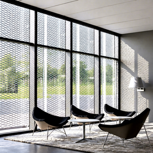 Mur rideau contemporain en maille métallique extensible, perforation diamantée personnalisée pour cloisonnement de hall - Product Image 1