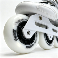 Patins à roulettes de slalom en fibre de carbone pour adultes, patins à roulettes de freestyle professionnels, roues en PU, cadre CNC, chaussures de patinage noir et blanc