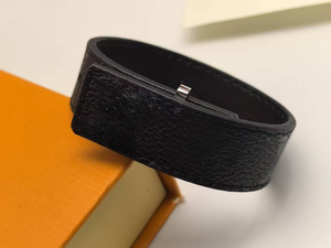 Bracciale alla Moda in Pelle Elettroplaccata con Motivo a Quadri Vintage, Vendita Diretta dalla Fabbrica - Product Image 3