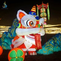 Lanterne de danse du lion traditionnelle personnalisée en gros, lanterne de festival en soie LED étanche pour la célébration du Nouvel An dans le Chinatown