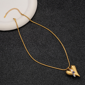 Colgante de Corazón Dorado con Cristal de Cianita Azul, Joyería Elegante, Collar con Cadena de Serpiente Chapada en Oro de 18K - Product Image 4