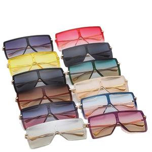 Lunettes de soleil surdimensionnées à monture large en alliage, avec logo personnalisé, nouvelle collection, verres dégradés UV400, forme carrée plate, pour femmes - Product Image 5