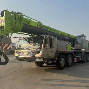 Grúa Premium Zoomlion ZTC700T de 70 Toneladas, Operación Duradera, Motor Weichai Original para Construcción en Sitio - Product Image 1