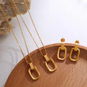 KVC Luxury Women Set di gioielli per orecchini con collana per ragazze in acciaio inossidabile placcato oro 18 carati
