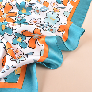 Nuovo Servizio di Stampa su Sciarpe in Seta 70*70CM, Foulard di Design in Seta, Bandana Quadrata Personalizzata per Donne con Logo - Product Image 3