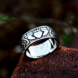 Bague Claddagh Yunnique étanche en acier inoxydable 316L pour homme, ton argent antique, nœud celtique audacieux, style motard punk, pour le quotidien - Product Image 5