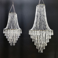 Luminaire suspendu en acrylique pour décoration de plafond intérieur Lustre à rideau perlé en acrylique bon marché pour décoration de plafond de mariage