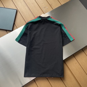 Camiseta de manga corta de lujo para hombre, estilo diseñador, a rayas, tejida, informal, 100% algodón, vintage, Gucci. - Product Image 3