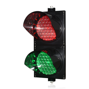 En promotion : Feu de signalisation routière rouge/vert 200 mm, 2 unités, avec lentille en toile d'araignée - Product Image 1