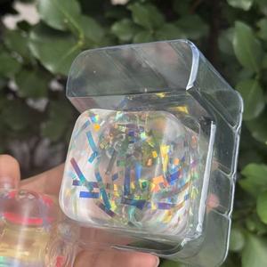 Juguetes Blandos en Forma de Cubo con Cinta de Arcoíris de Alta Calidad, Estilo Navideño - Product Image 3