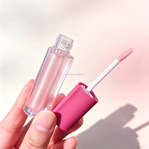 Brillo Labial Líquido con Tapa en Forma de Corazón, Tubo Transparente de 4.5ml, Brillo Labial Humectante de Larga Duración, Etiqueta Privada, Venta al Por Mayor OEM - Product Image 1