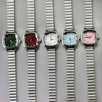 Montre pour femme haut de gamme à quartz, cadran carré petit, bracelet en acier allié, style bambou