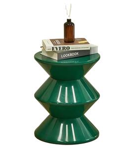 Taburete Bajo de Diseño Lazy Space para el Hogar, Sala de Estar, para Cambiar Zapatos, Taburete Nórdico Creativo de Plástico con Forma de Reloj de Arena - Product Image 1