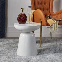 Table basse d'angle créative nordique simple, table d'appoint de luxe, table de chevet pour salon, table de canapé élégante et moderne en bois massif