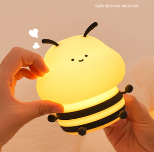 Lámpara Nocturna de Silicona con Forma de Abeja, Recargable por USB, LED, Luz Cálida Regulable de 3 Niveles, Lámpara de Noche para Dormitorio Infantil - Product Image 1