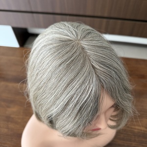 Perruque courte bob dégradé gris argenté de luxe, longueur menton, avec raie au milieu, pour femmes, idéale pour un look élégant et destinée aux clientes de salon. - Product Image 3