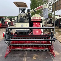 Moissonneuse-batteuse d'occasion World 6.0 120HP Plus+++ capable de récolter le maïs, le riz, le blé, le soja et autres cultures.