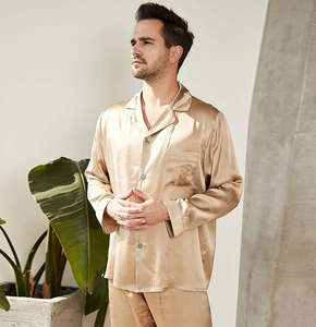 Nouvel arrivage Ensemble de pyjamas pour couple Pyjamas en soie à manches longues Vêtements de nuit en <span class=keywords><strong>satin</strong></span> pour femmes Chemises de nuit unisexes solides Vêtements de détente pour hommes - Product Image 4