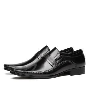 Zapatos de Hombre Británicos de Moda Europea y Americana, Zapatos de Cuero con Punta Puntiaguda Grabada, Mocasines Casuales de Caña Alta Impermeables - Product Image 5