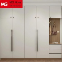 Armoire très blanche, armoire blanche avec portes coulissantes et tiroirs, meilleures armoires blanches