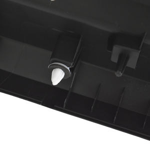 Ensemble de plaques de seuil de seuil de porte en plastique Premium 4 pièces Protection de protection de moulage inférieure Compatible avec Geely Binyue Coolray SX11 - Product Image 4