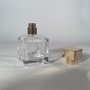 Nouvelle bouteille <span class=keywords><strong>de</strong></span> <span class=keywords><strong>parfum</strong></span> en verre personnalisée <span class=keywords><strong>de</strong></span> 61 ml avec vaporisateur en aluminium et bouchon en plastique - Product Image 3