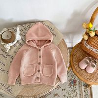 Pull en tricot pour bébé nouveau-né avec logo personnalisé, cardigan à capuche, pull chaud en tricot pour bébé, vêtements pour filles, couleur unie