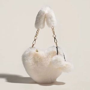 Nuevo Bolso de Moda con Forma de Corazón de Peluche, Bolso de Pelo para Otoño e Invierno, Bolso Cruzado de Moda para Mujer - Product Image 3