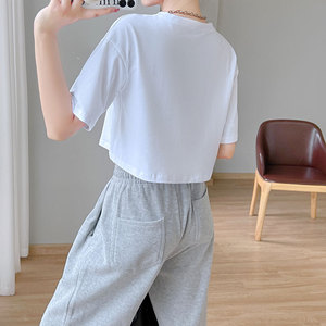 Camiseta Corta de Verano para Mujer, 95% Algodón, 5% Elastano, Cuello en V, Estampado Blanco, Estilo Urbano, Tejido de Punto - Product Image 6