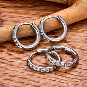 2 Pezzi Orecchini a Cerchio in Titanio G23 1.0mm con Segmento Articolato CZ <span class=keywords><strong>per</strong></span> Piercing Trago Cartilagine Elica Gioielli <span class=keywords><strong>per</strong></span> Donne - Product Image 4