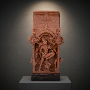 Sculpture de temple représentant le dieu Shiva tuant le démon Gajasura - Product Image 3