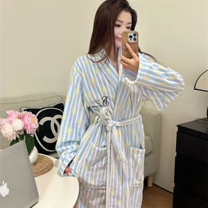 283 #   <span class=keywords><strong>Bata</strong></span> de Baño para <span class=keywords><strong>Mujer</strong></span> con Estampado de Leopardo a Rayas y Terciopelo Cálido para Otoño e Invierno, Ropa de Casa - Product Image 2