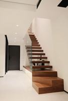 Escalier suspendu personnalisé HZ, style classique et simple, marches en bois, escalier suspendu pour villa, escalier d'hôtel