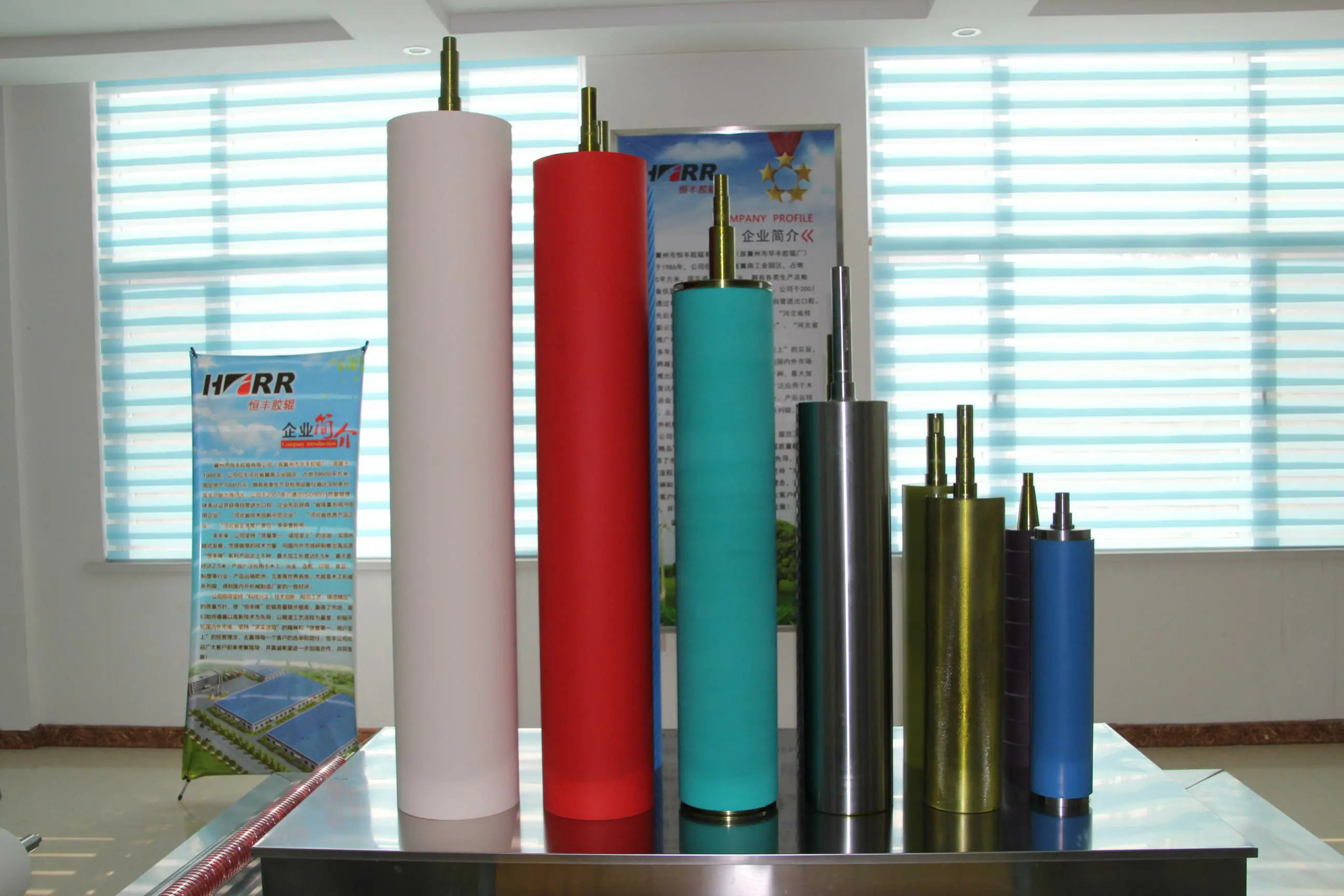 Hengfeng पेशेवर निर्माताओं सीधे बेचने के विभिन्न प्रकार की उच्च-गुणवत्ता नायलॉन रोलर मुद्रण रबर रोलर रंग प्रिंट