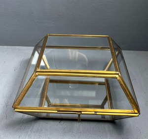 Boîte à bijoux décorative en laiton et verre/miroir utilisée pour la présentation et le rangement de bijoux Fournisseur d'Inde - Product Image 2