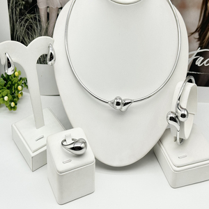 Moda 18K chapado en oro forma de gota de agua collar pendiente pulsera anillo conjunto de joyería de acero inoxidable para mujer - Product Image 2