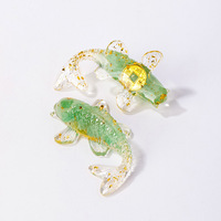 Vente en gros d'objets artisanaux en cristal : copeaux de cristal naturel, poisson Koi en résine, ornement en cuivre, animal porte-bonheur, pour la guérison Reiki, décoration intérieure et mariage