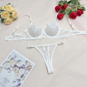 Completo Set Lingerie <span class=keywords><strong>Bianco</strong></span> in Pizzo da Donna all'Ingrosso - <span class=keywords><strong>Reggiseno</strong></span> Trasparente con Ferretto e Perizoma Sexy con Bordo in Pizzo - Intimo Femminile OEM ODM - Product Image 3